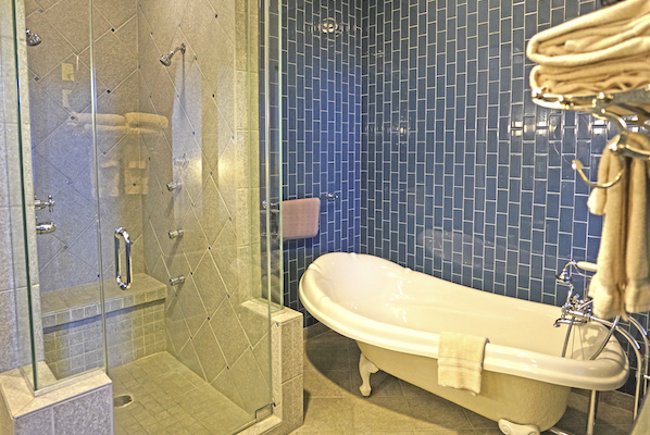 Executive Suites Bathrooms Lake Vermilion Tower Mn