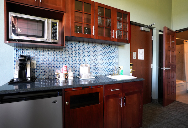 Kitchen in Executive Rooms Lake Vermilion Tower Mn