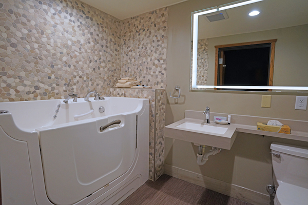 Suites Bath Rooms On Lake Vermilion Tower Mn